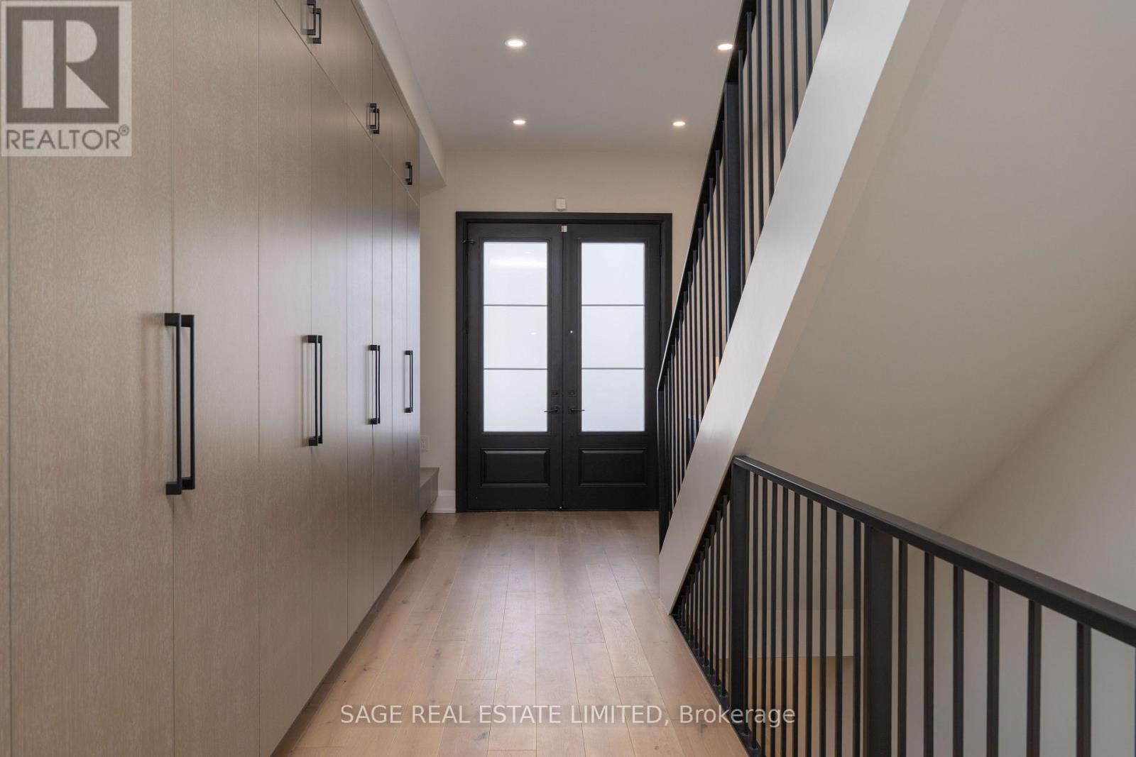 10 Brant Avenue, Mississauga, ON - Indoor Photo Showing Other Room