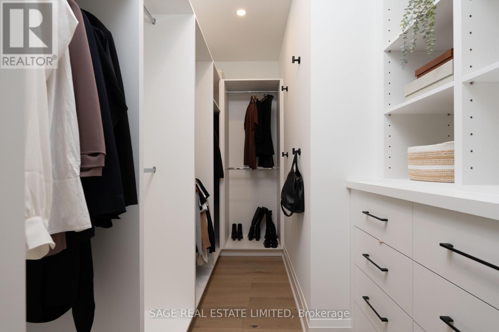 10 Brant Avenue, Mississauga, ON - Indoor