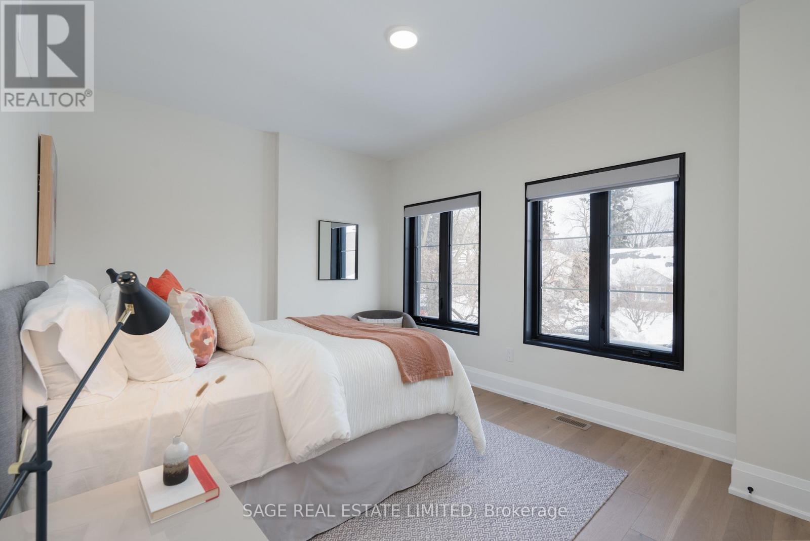 10 Brant Avenue, Mississauga, ON - Indoor Photo Showing Bedroom