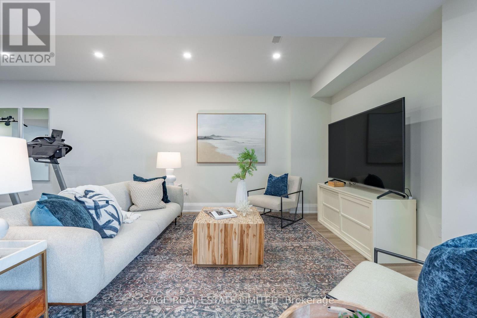 10 Brant Avenue, Mississauga, ON - Indoor