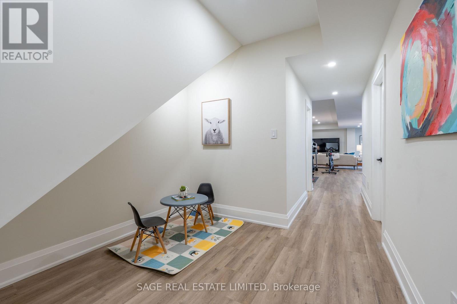 10 Brant Avenue, Mississauga, ON - Indoor Photo Showing Other Room