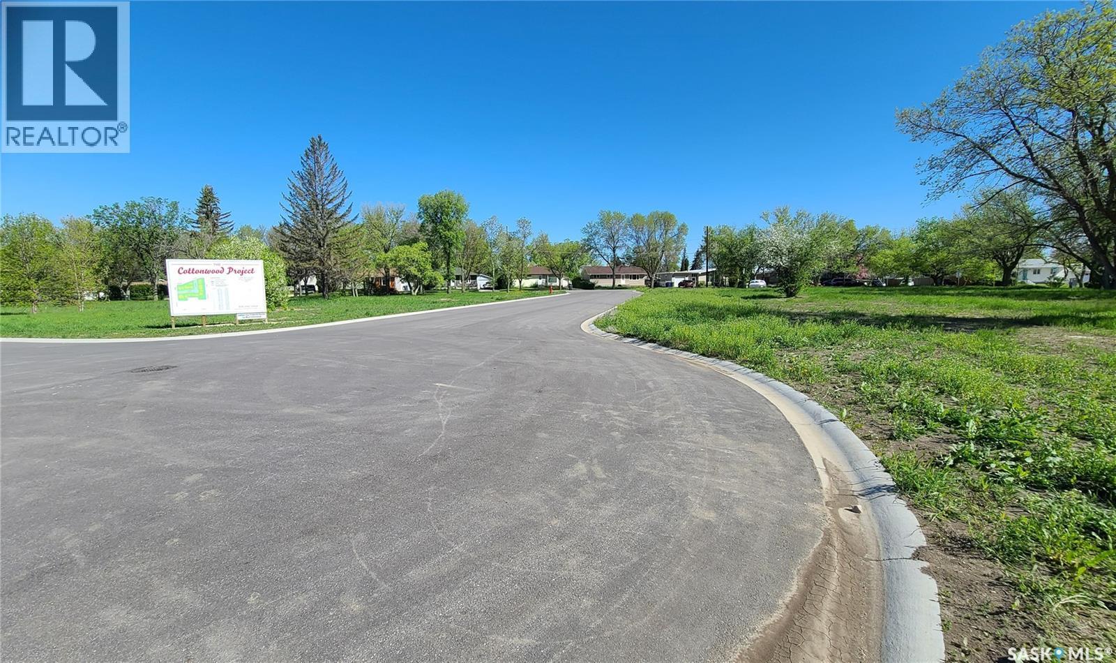 16 Kenney Crescent, Weyburn, SK