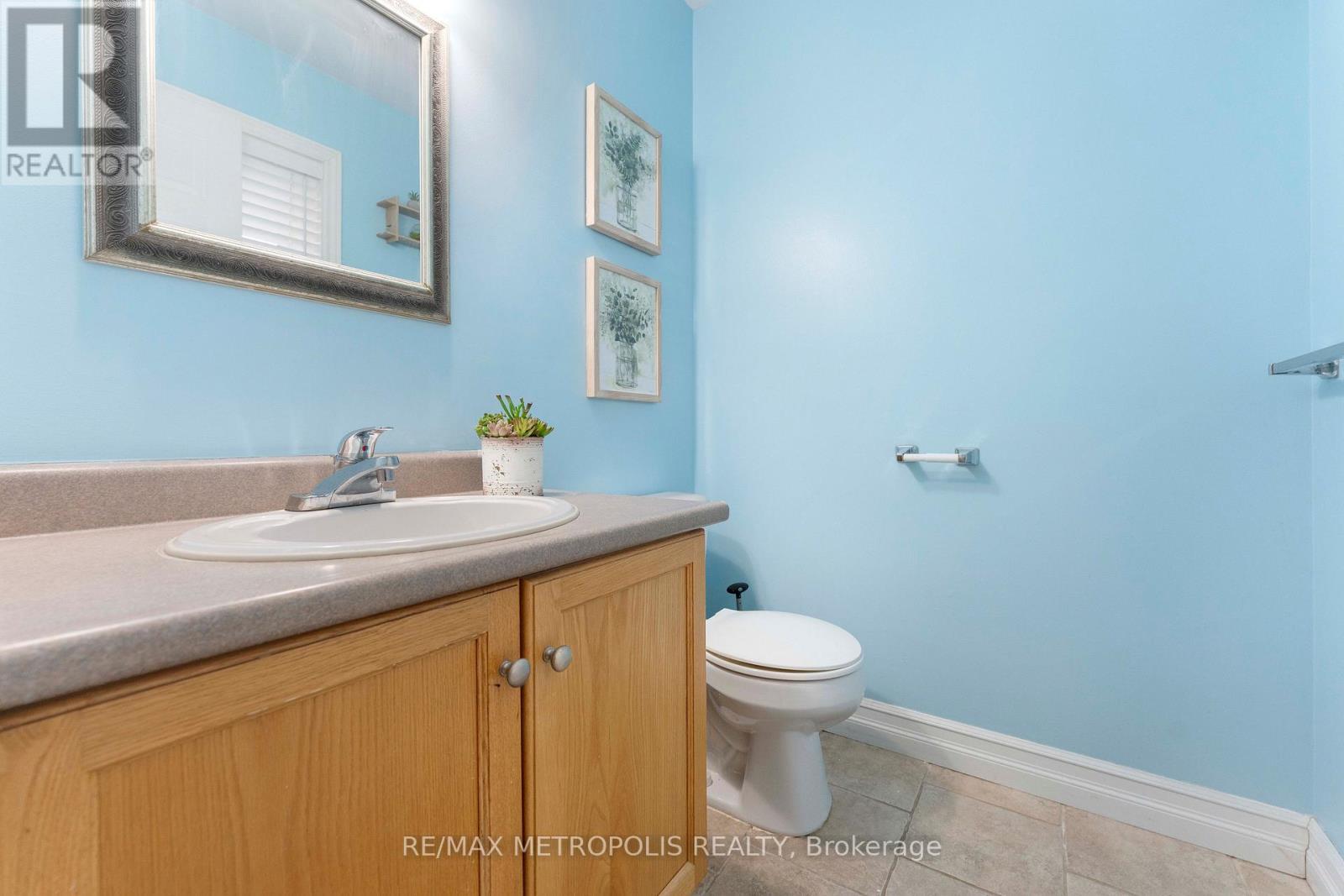 135 Veronica Drive, Kitchener, ON - Indoor Photo Showing Bathroom