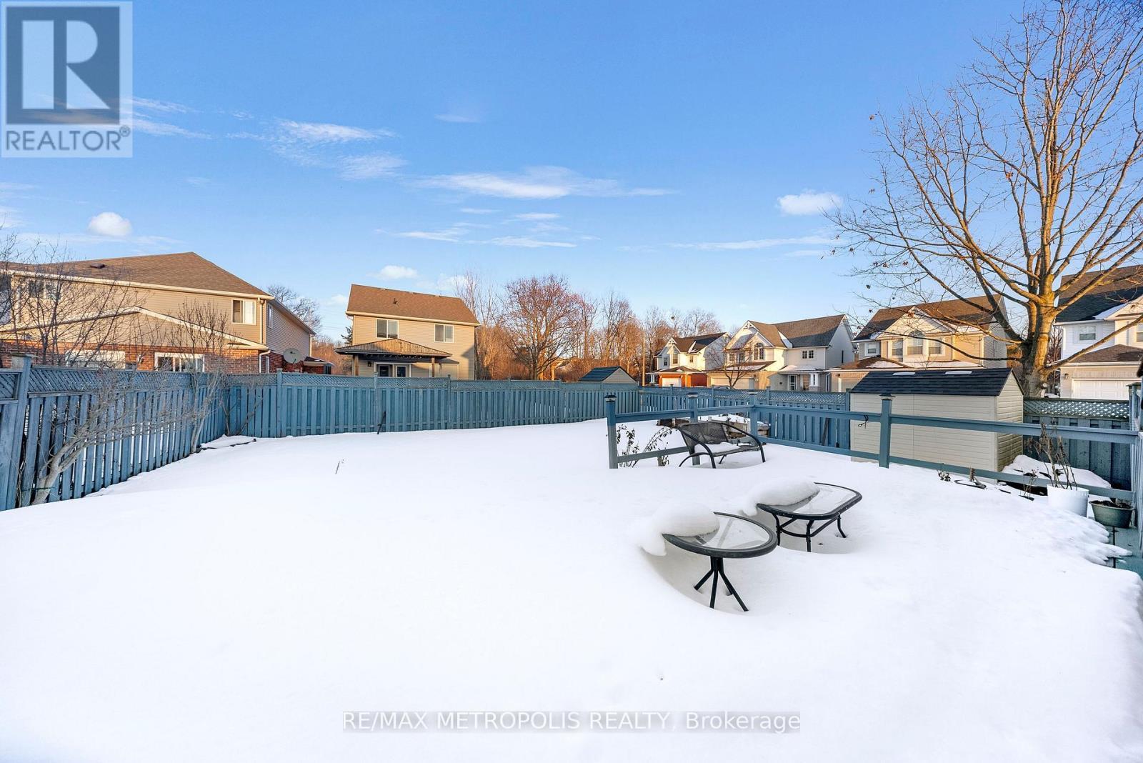 135 Veronica Drive, Kitchener, ON - Outdoor