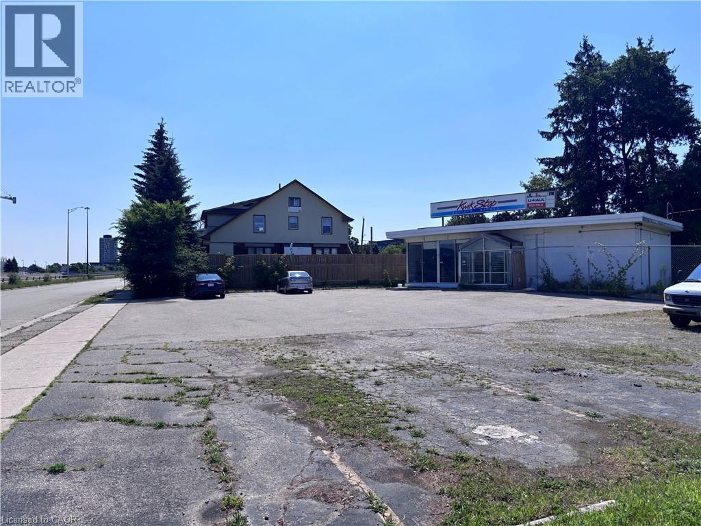 Side view of lot - 2191 Kingsway Drive, Kitchener, ON