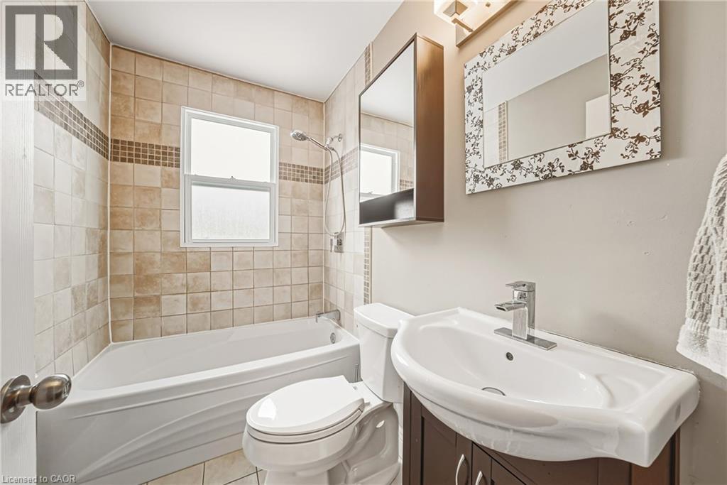 165 E 38Th Street, Hamilton, ON