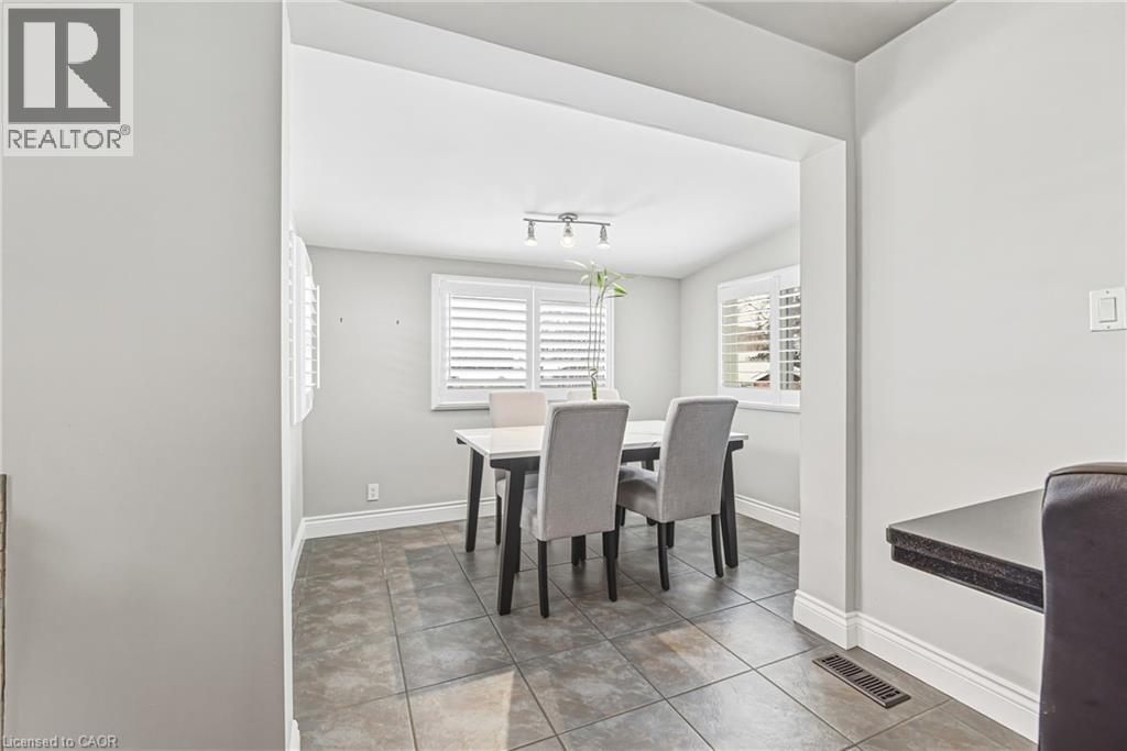 165 E 38Th Street, Hamilton, ON - Indoor Photo Showing Dining Room