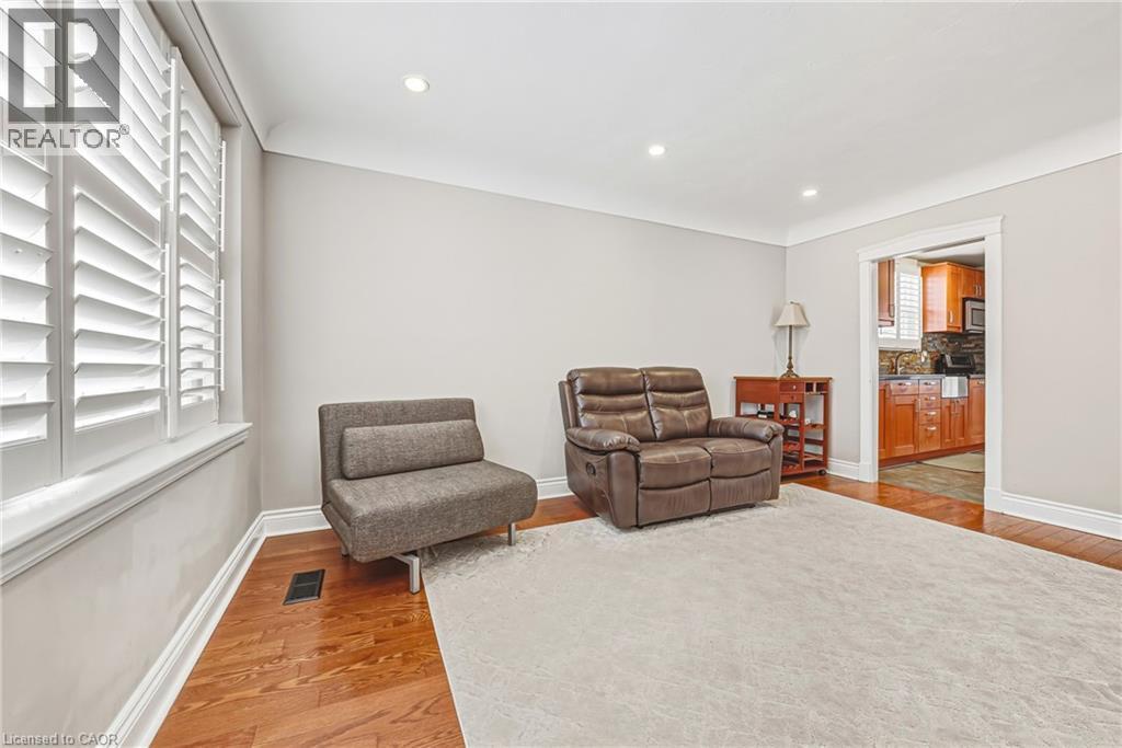 165 E 38Th Street, Hamilton, ON