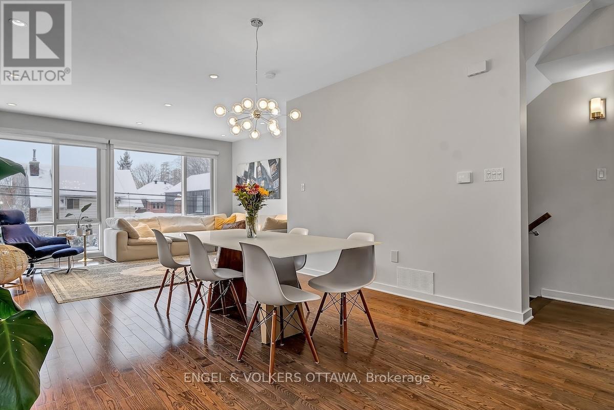 32 Sims Avenue, Ottawa, ON - Indoor Photo Showing Dining Room