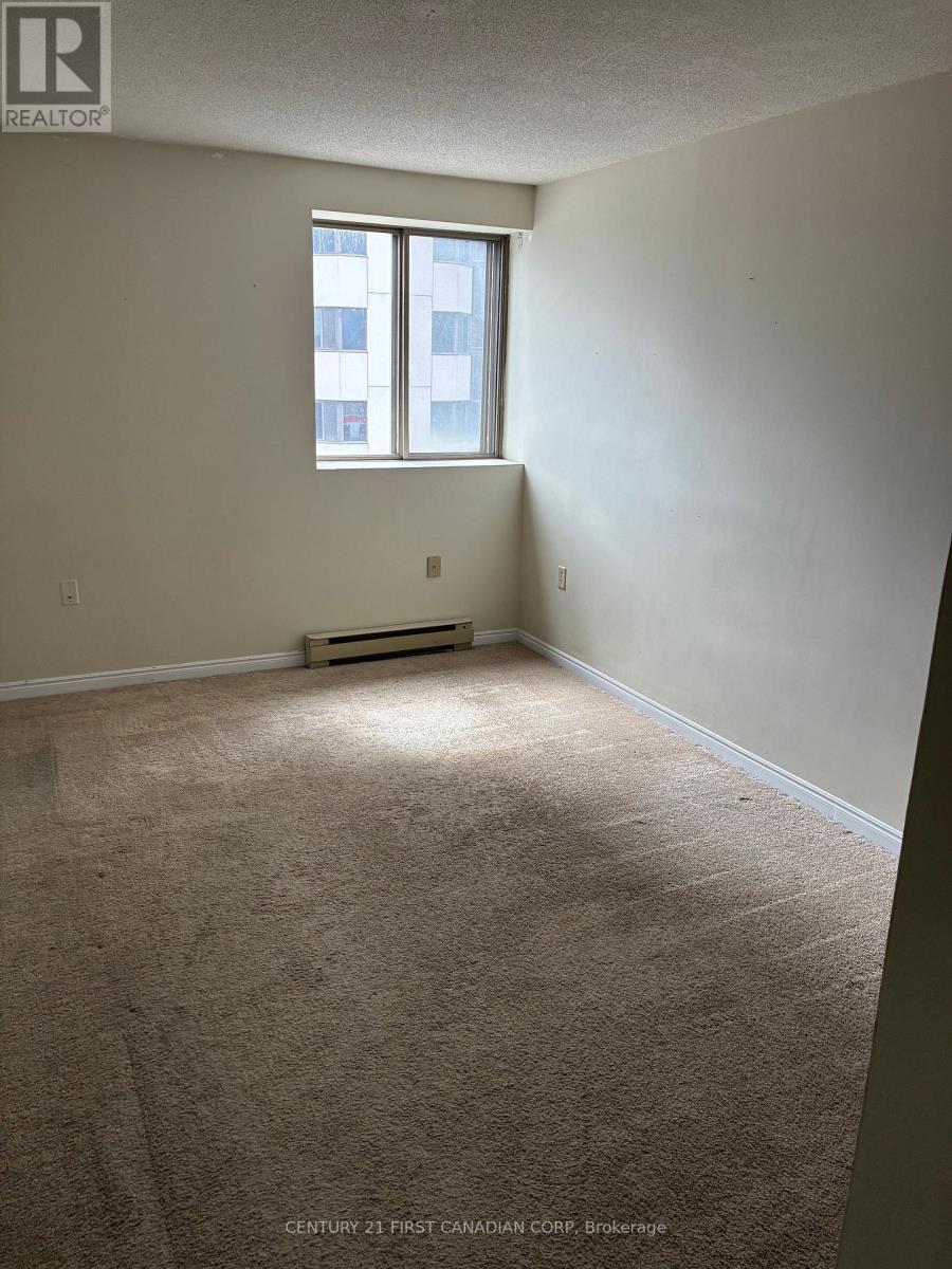 602 - 695 Richmond Street, London East (East F), ON - Indoor Photo Showing Other Room