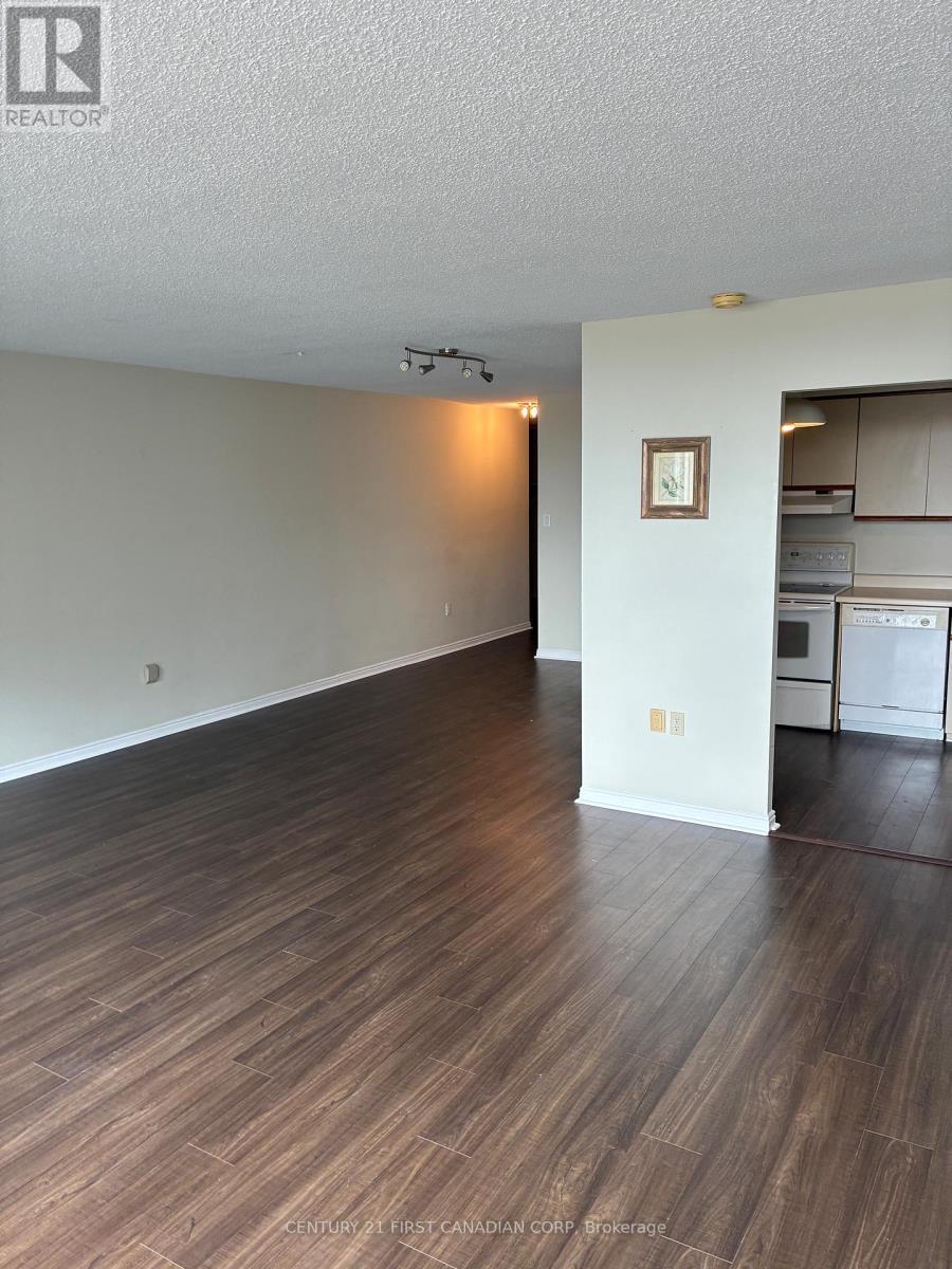 602 - 695 Richmond Street, London East (East F), ON - Indoor