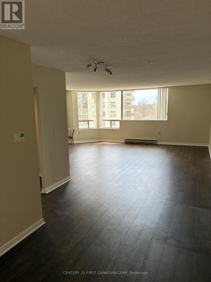 602 - 695 Richmond Street, London East (East F), ON - Indoor Photo Showing Other Room