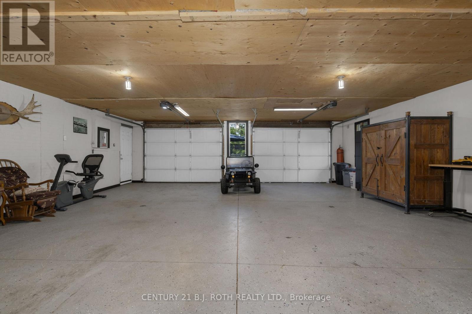 8109 93 Highway, Tiny, ON - Indoor Photo Showing Garage