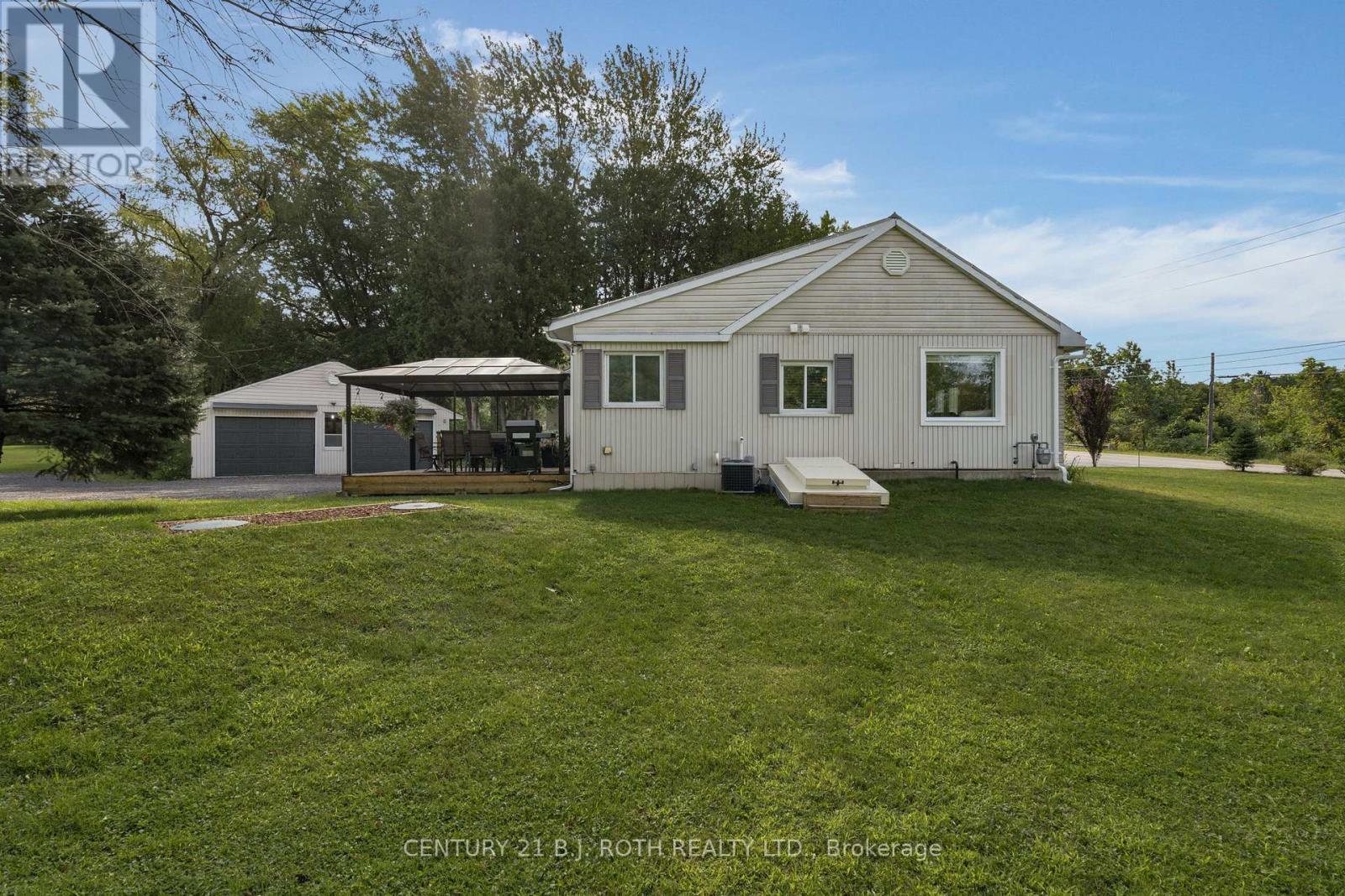 8109 93 Highway, Tiny, ON - Outdoor With Deck Patio Veranda