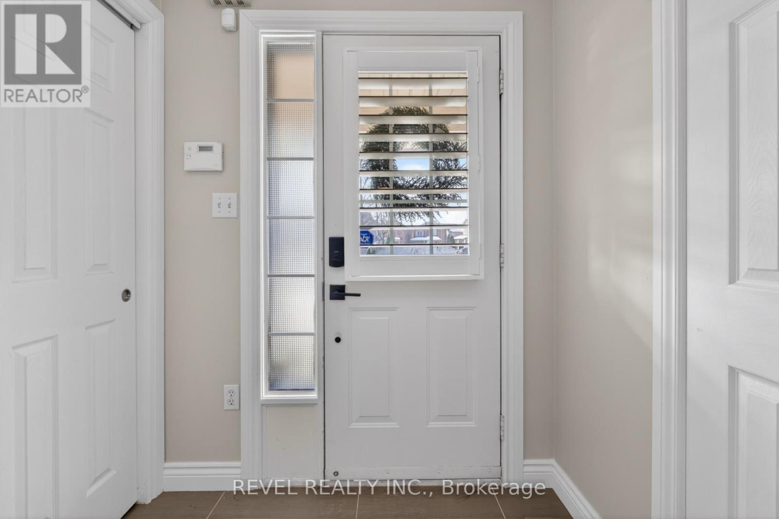 2286 Seton Crescent, Burlington, ON - Indoor Photo Showing Other Room