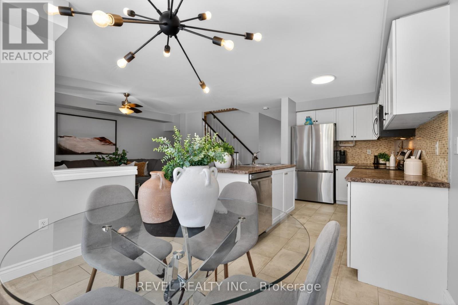 2286 Seton Crescent, Burlington, ON - Indoor