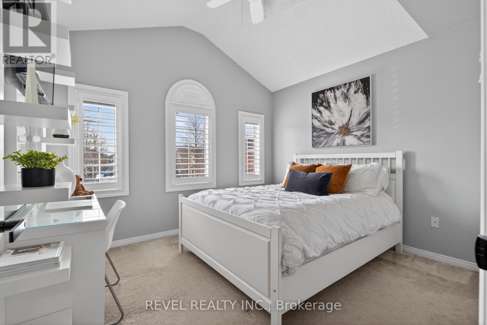 2286 Seton Crescent, Burlington, ON - Indoor Photo Showing Bedroom