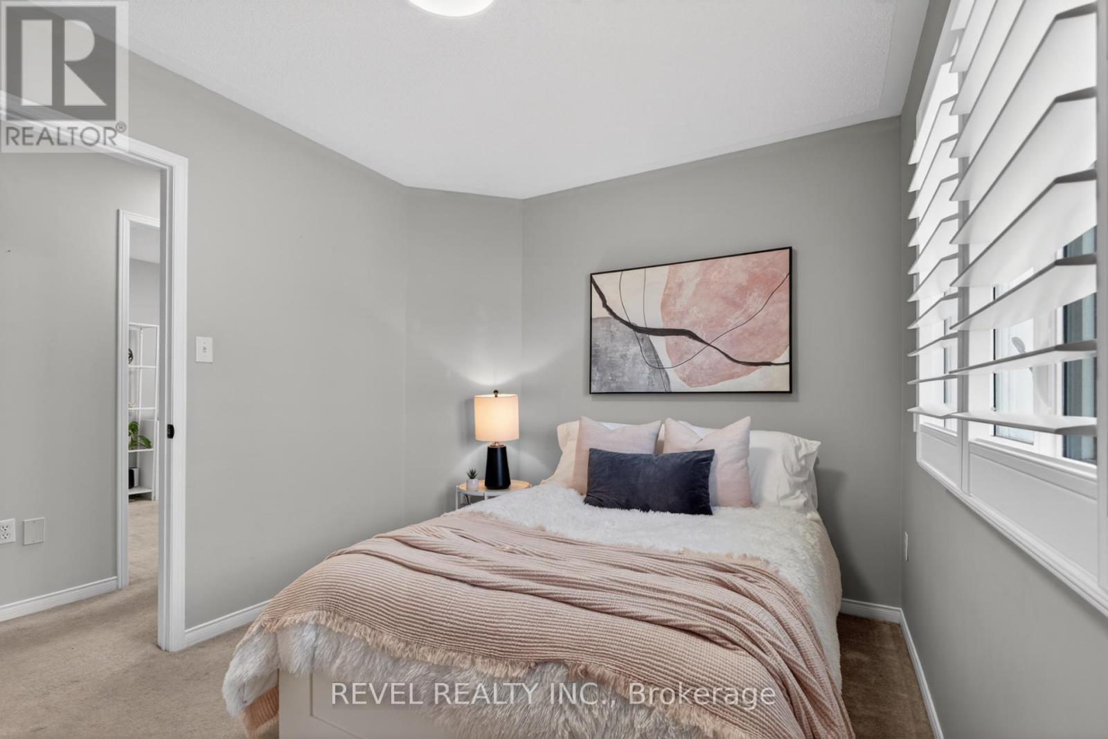 2286 Seton Crescent, Burlington, ON - Indoor Photo Showing Bedroom