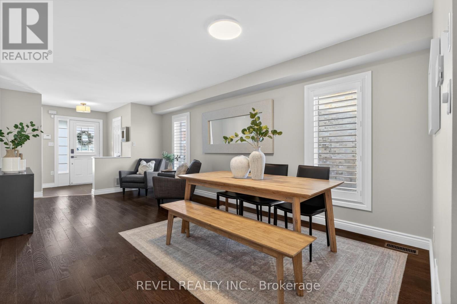 2286 Seton Crescent, Burlington, ON - Indoor Photo Showing Living Room