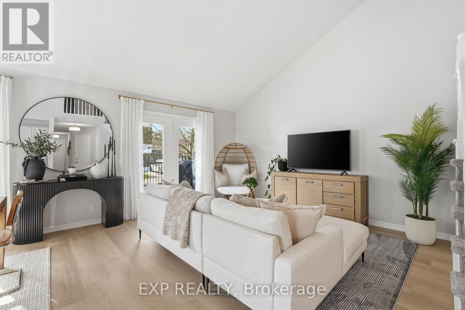 1 - 19 Bartlett Avenue, Grimsby, ON - Indoor