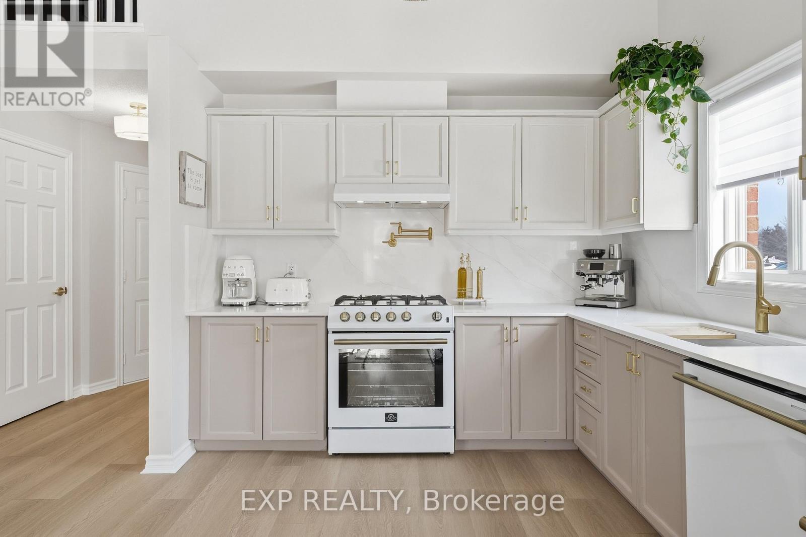 1 - 19 Bartlett Avenue, Grimsby, ON - Indoor Photo Showing Kitchen