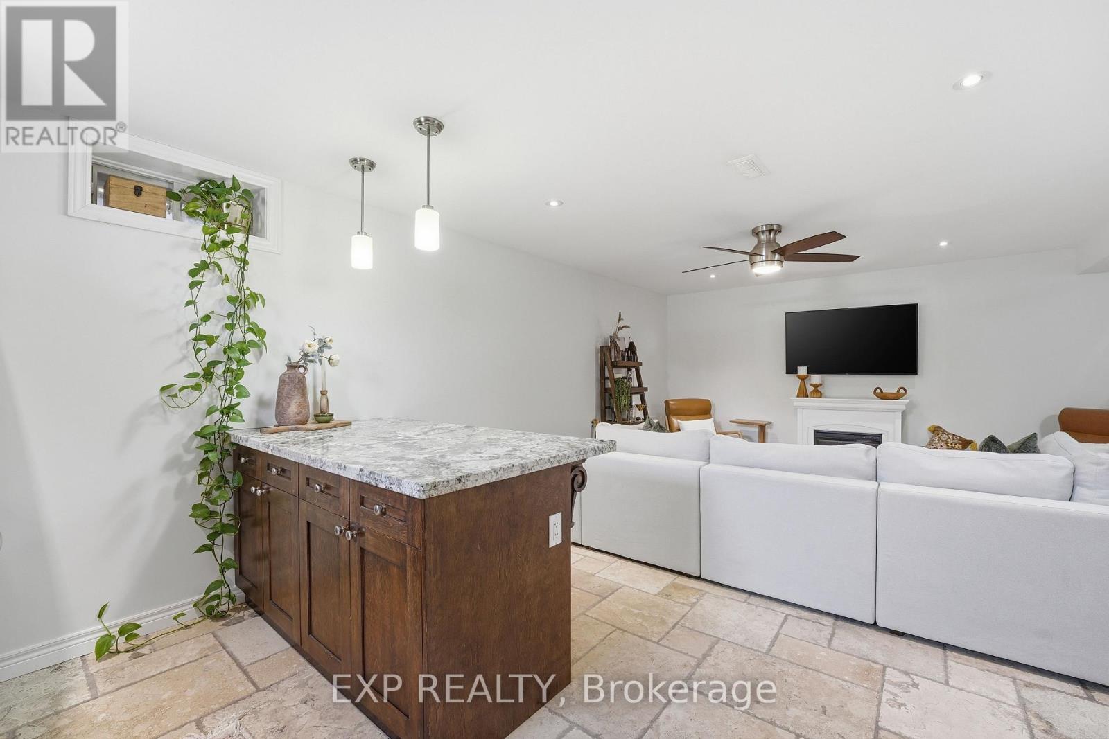 1 - 19 Bartlett Avenue, Grimsby, ON - Indoor