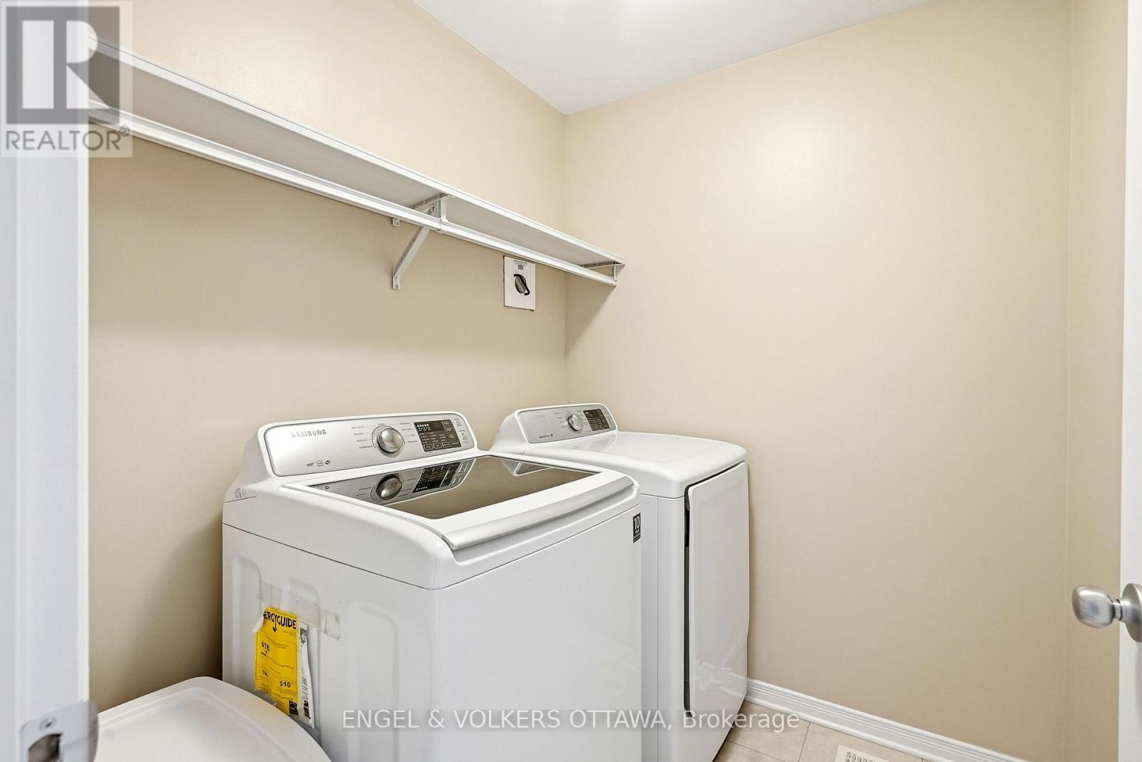 222 Longfields Drive, Ottawa, ON - Indoor Photo Showing Laundry Room