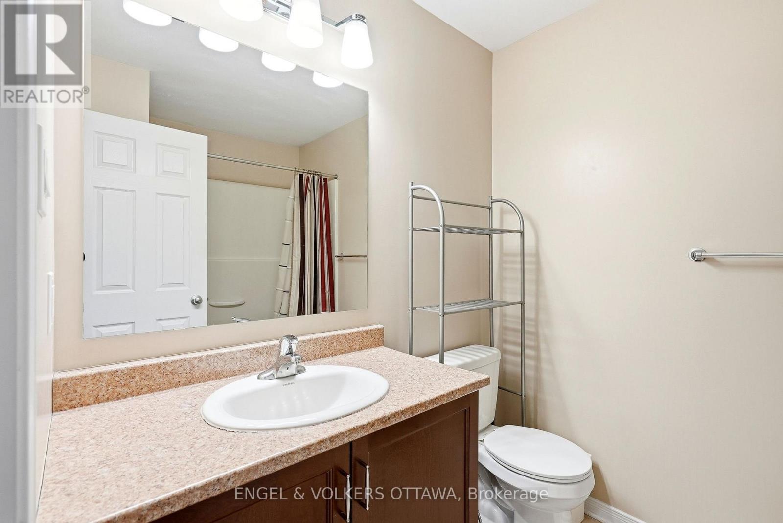 222 Longfields Drive, Ottawa, ON - Indoor Photo Showing Bathroom