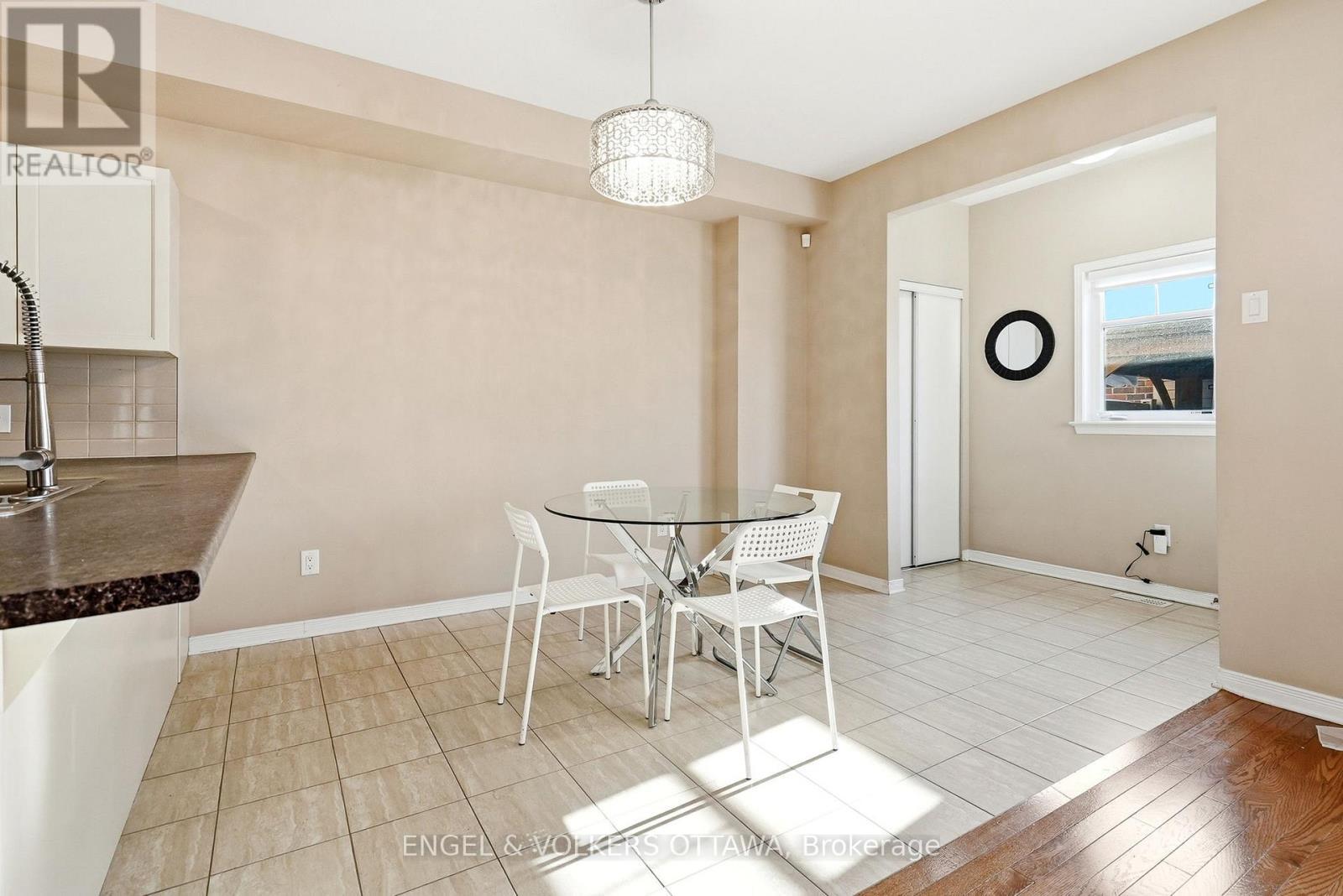 222 Longfields Drive, Ottawa, ON - Indoor Photo Showing Dining Room