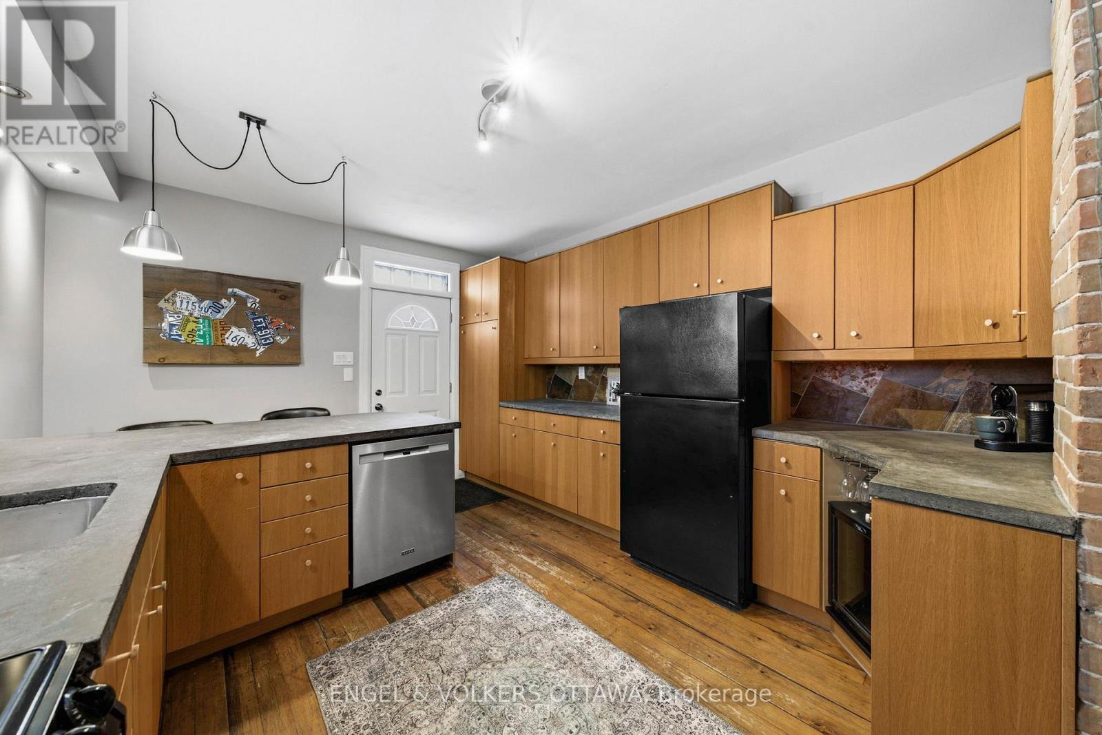 83 Eccles Street, Ottawa, ON - Indoor Photo Showing Kitchen