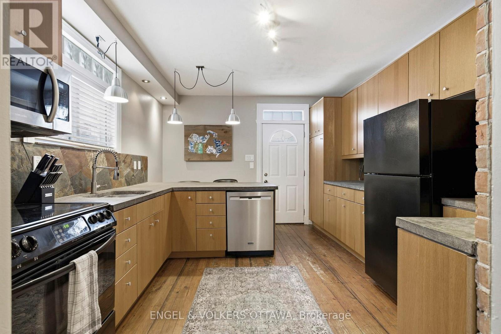 83 Eccles Street, Ottawa, ON - Indoor Photo Showing Kitchen