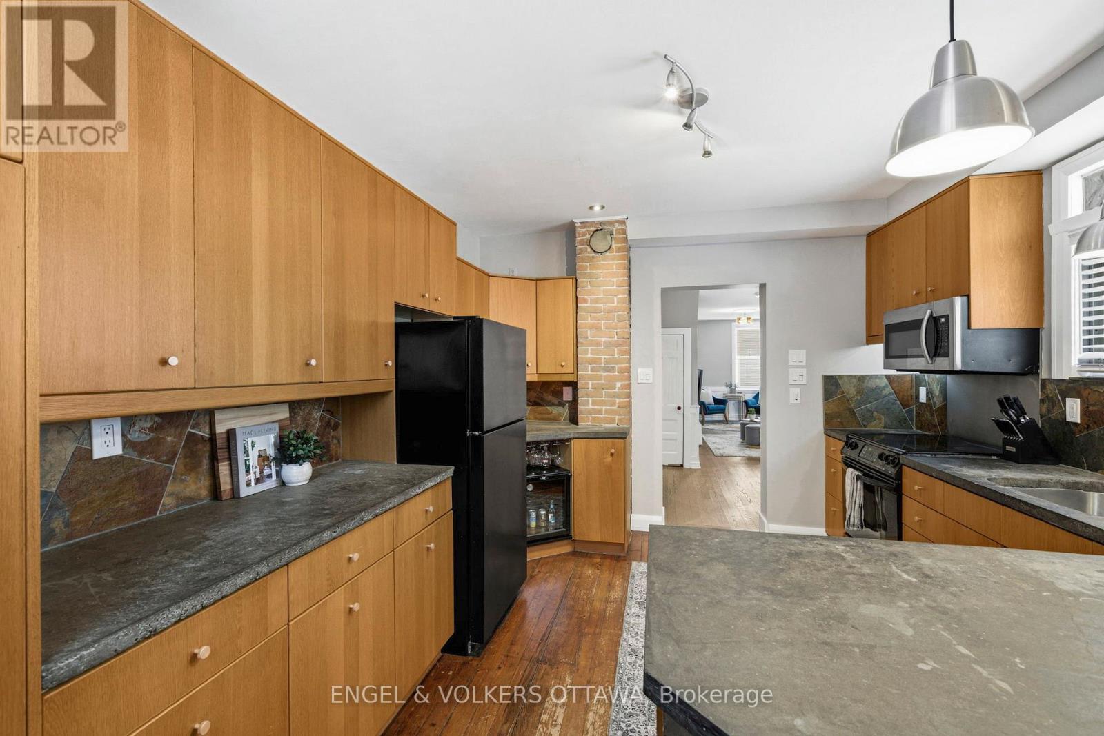 83 Eccles Street, Ottawa, ON - Indoor Photo Showing Kitchen