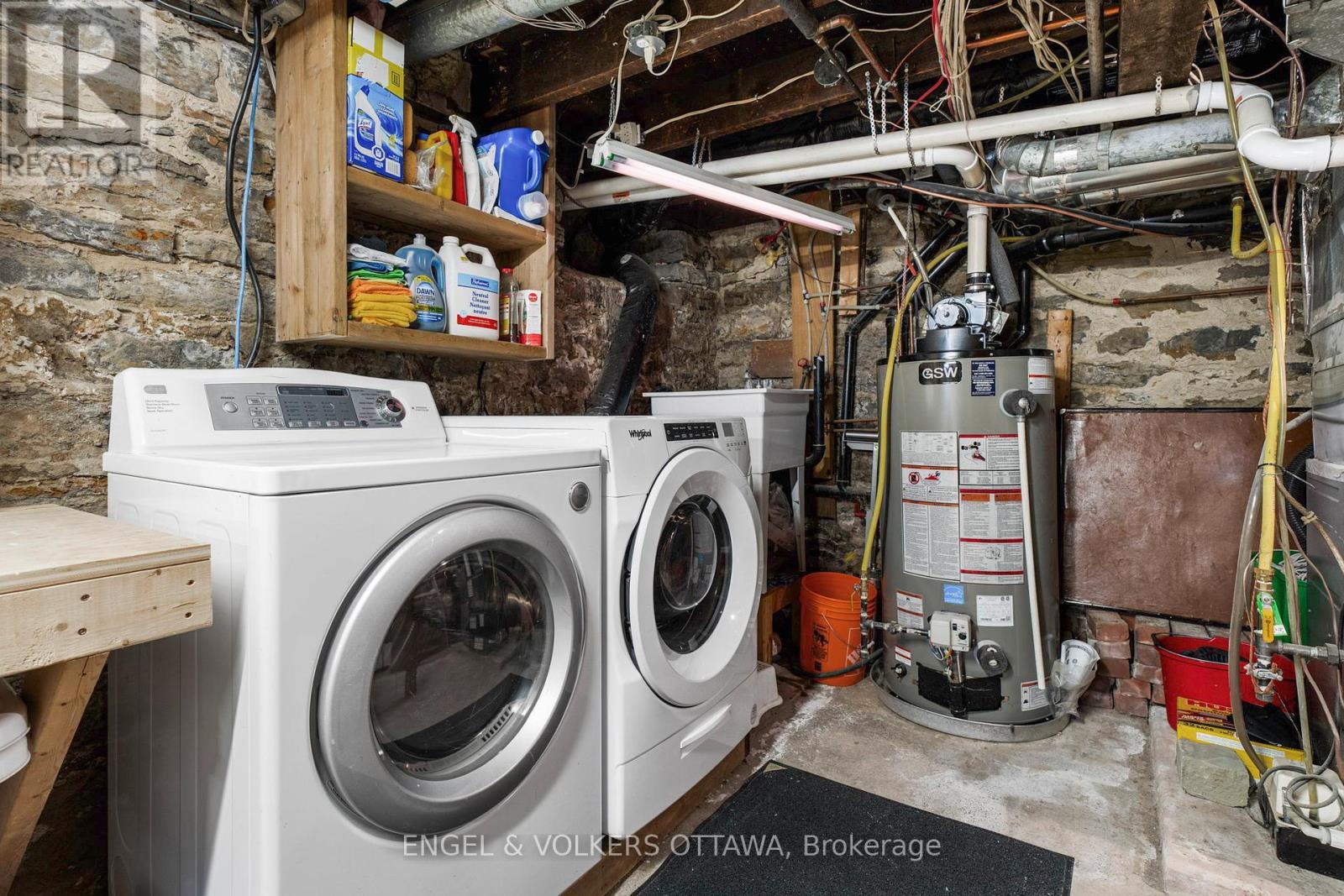 83 Eccles Street, Ottawa, ON - Indoor Photo Showing Laundry Room