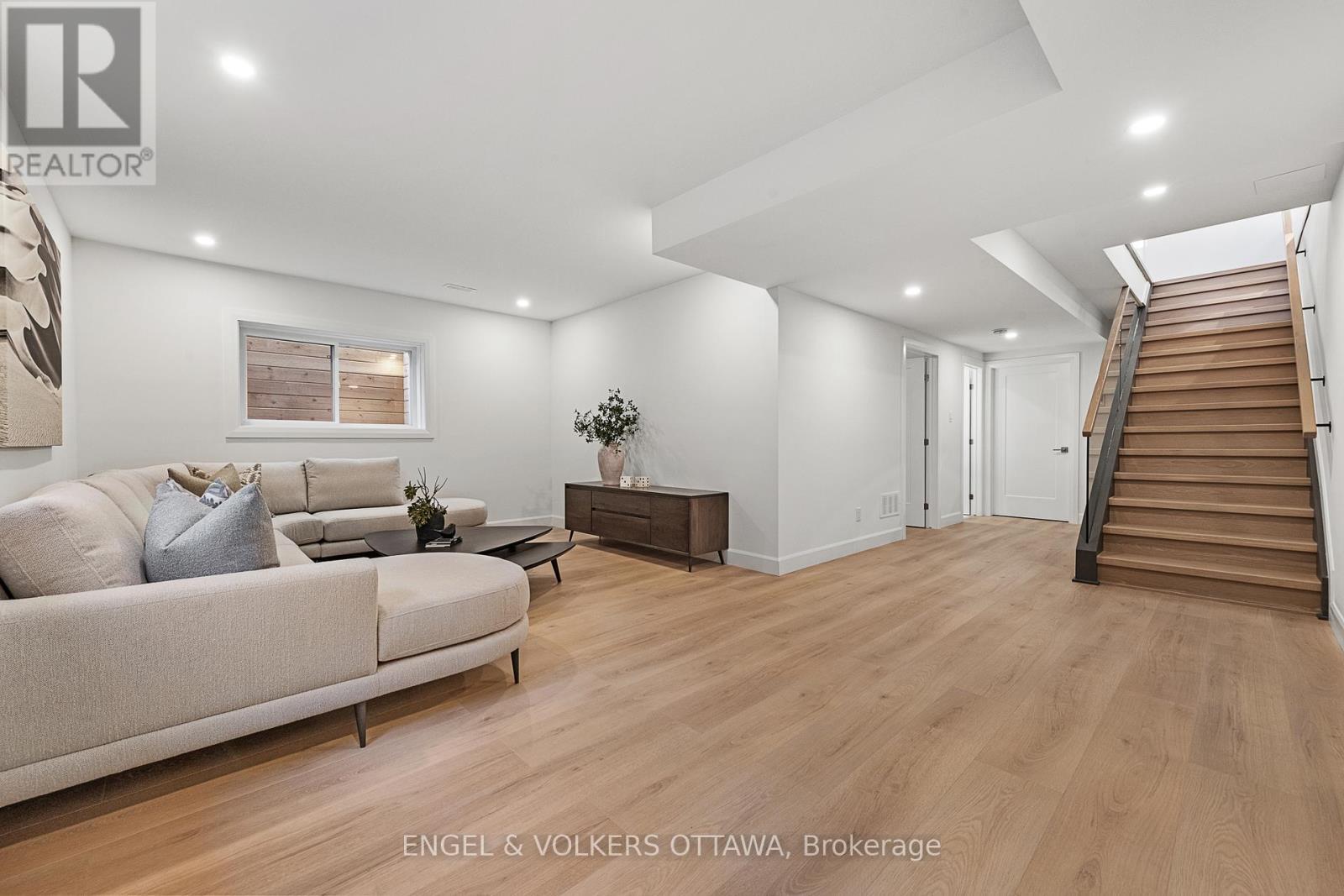 493 Highcroft Avenue, Ottawa, ON - Indoor