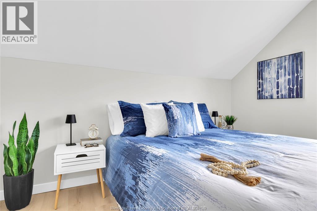 2351 Elsmere, Windsor, ON - Indoor Photo Showing Bedroom