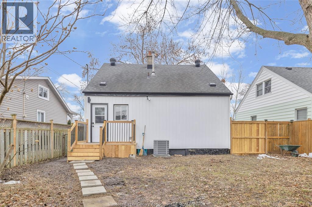 2351 Elsmere, Windsor, ON - Outdoor