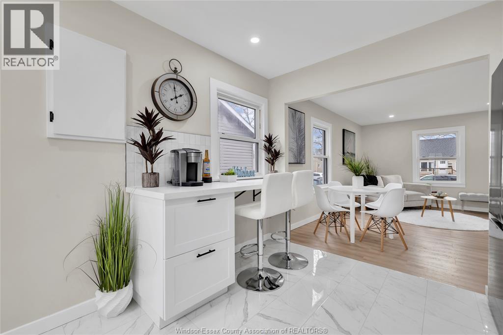 2351 Elsmere, Windsor, ON - Indoor Photo Showing Dining Room