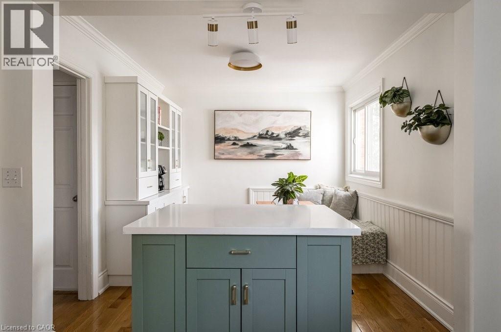 100 Graham Avenue S, Hamilton, ON - Indoor Photo Showing Other Room