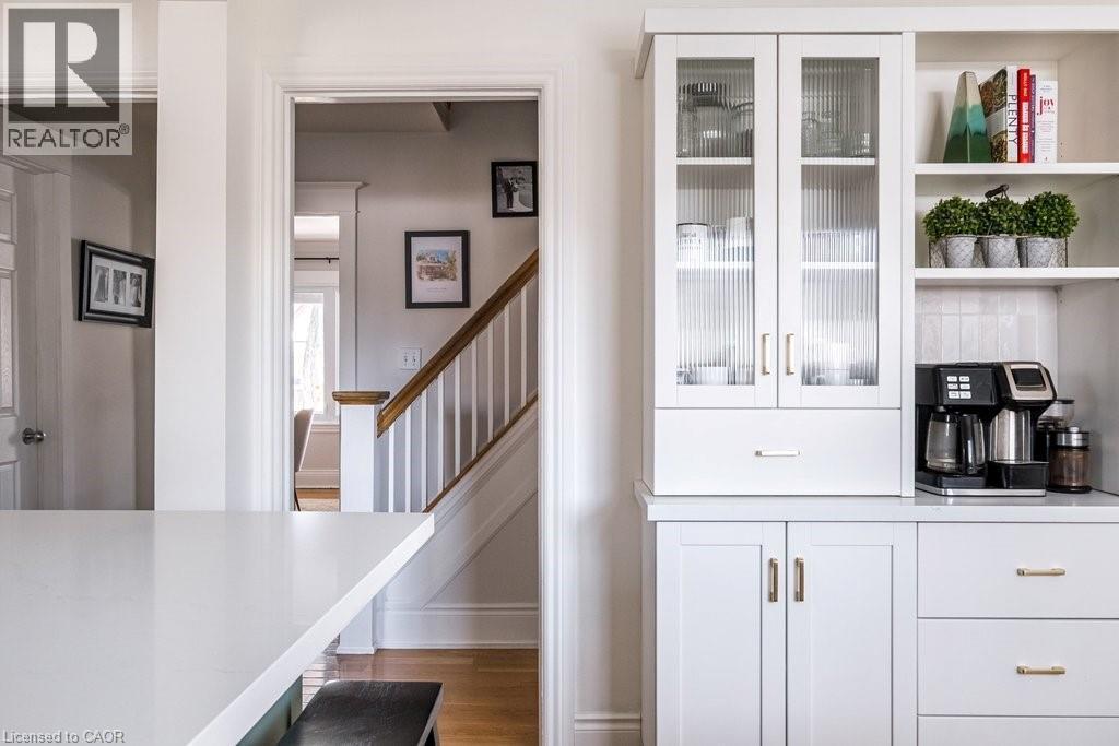 100 Graham Avenue S, Hamilton, ON - Indoor Photo Showing Other Room