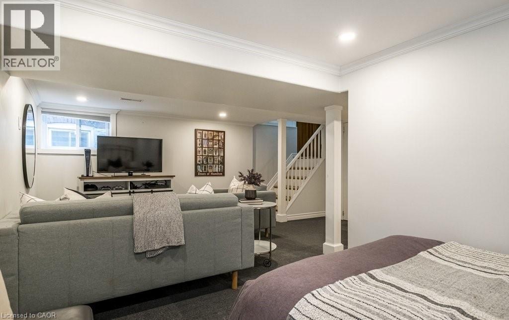 100 Graham Avenue S, Hamilton, ON - Indoor