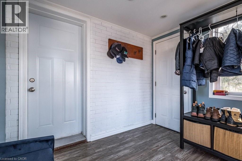 100 Graham Avenue S, Hamilton, ON - Indoor Photo Showing Other Room