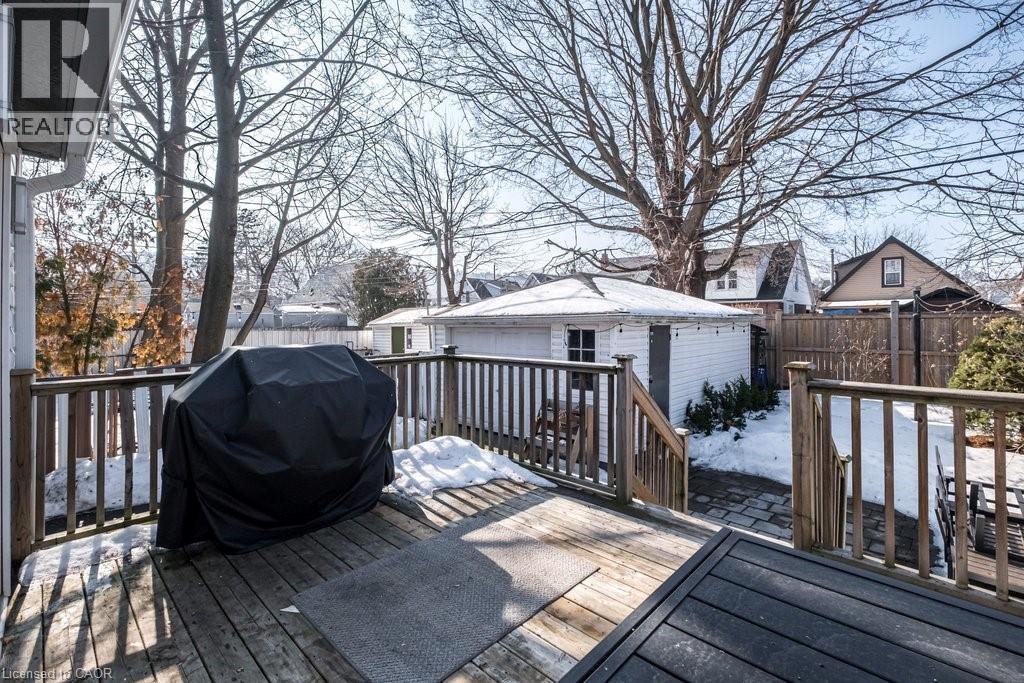 100 Graham Avenue S, Hamilton, ON - Outdoor