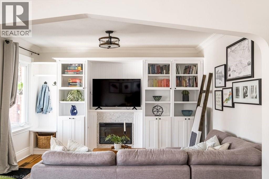 100 Graham Avenue S, Hamilton, ON - Indoor Photo Showing Living Room With Fireplace
