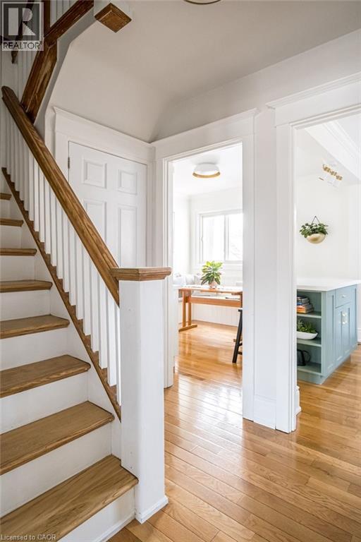 100 Graham Avenue S, Hamilton, ON - Indoor Photo Showing Other Room