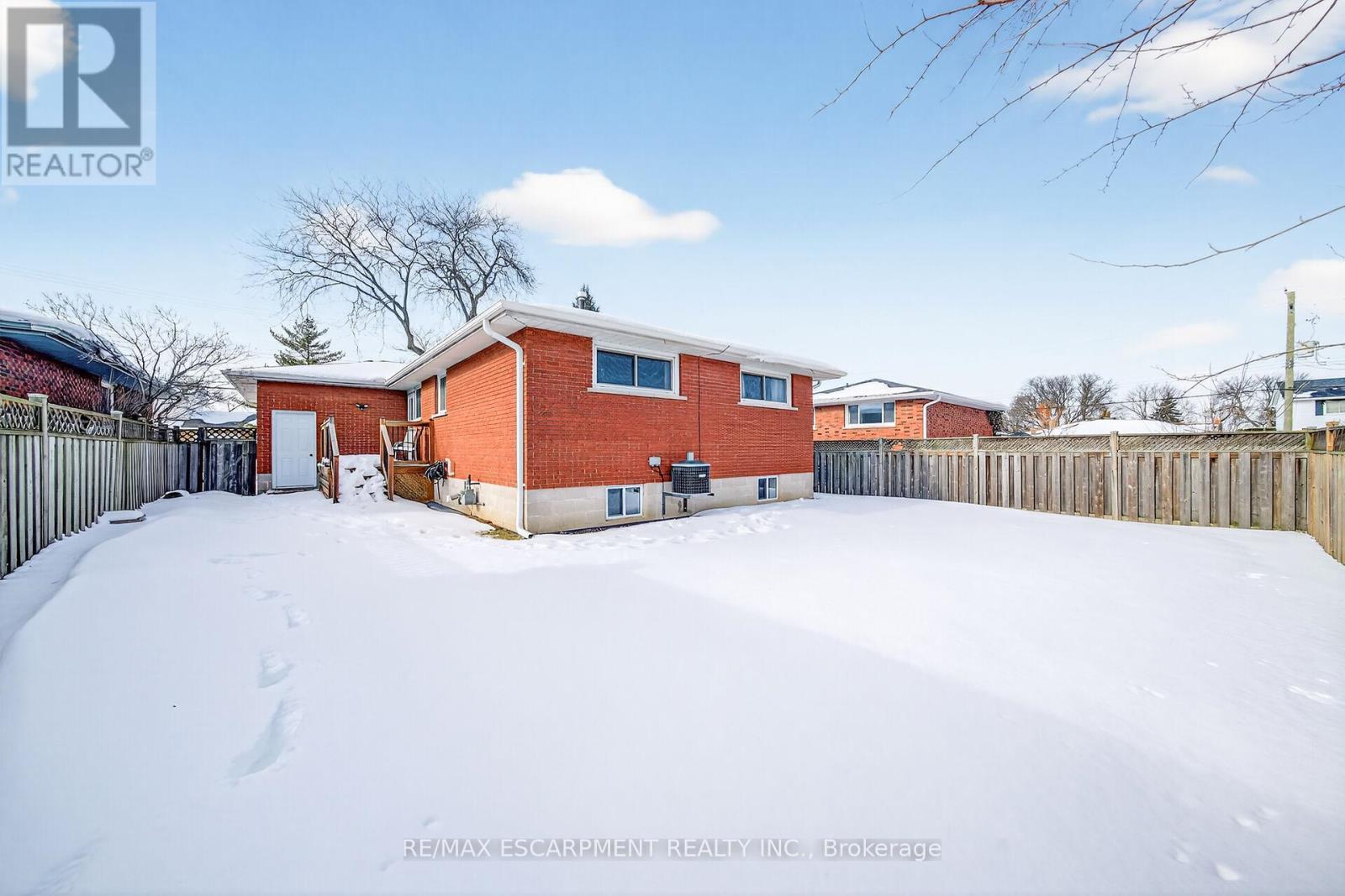 5 Mountbatten Drive, Hamilton, ON - Outdoor