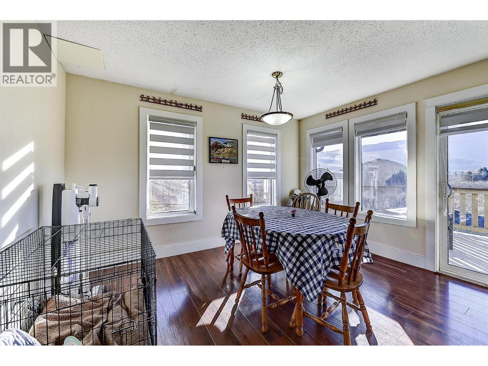9810 Venables Drive, Coldstream, BC - Indoor Photo Showing Dining Room