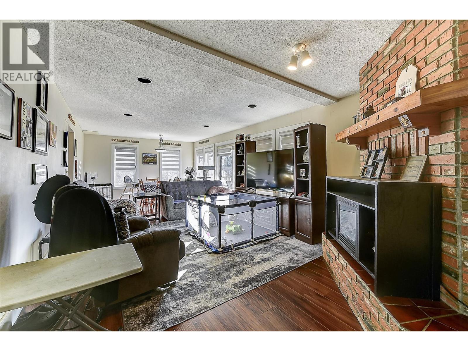 9810 Venables Drive, Coldstream, BC - Indoor