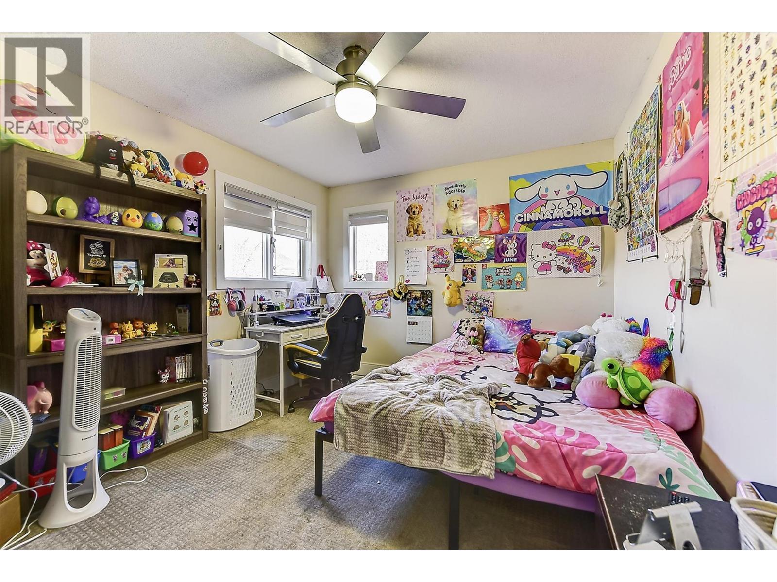 9810 Venables Drive, Coldstream, BC - Indoor Photo Showing Bedroom