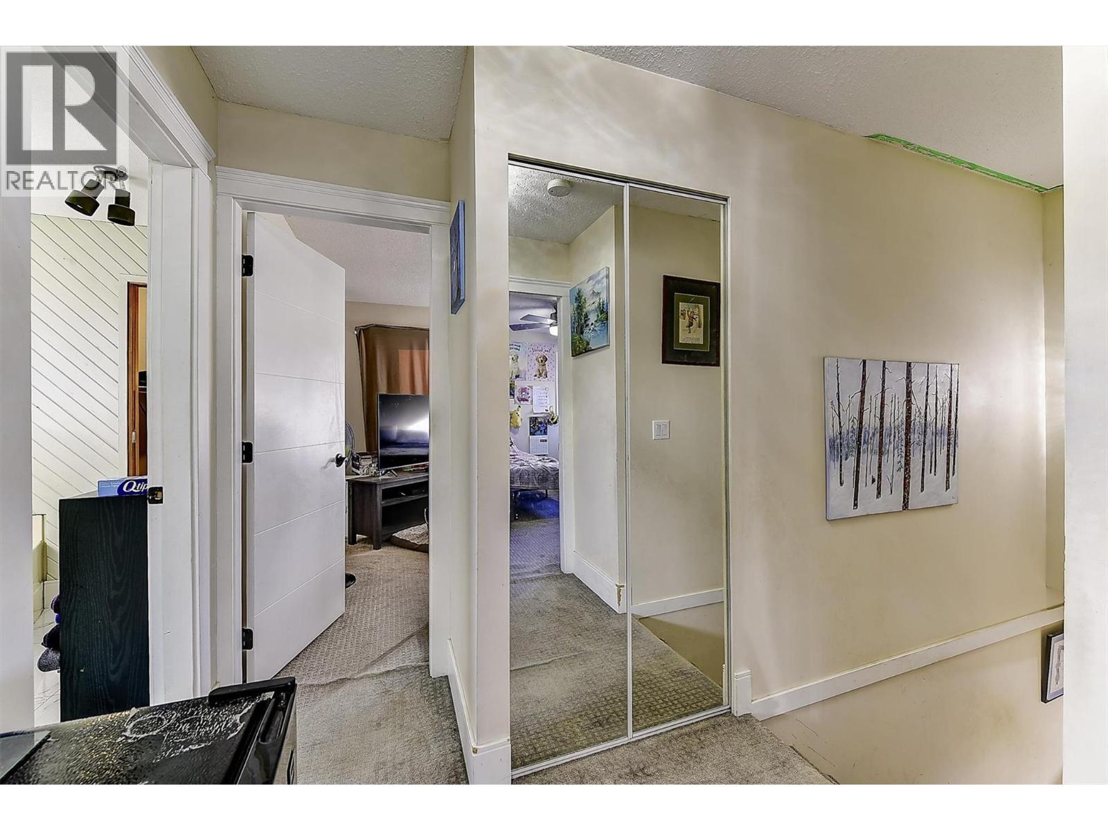 9810 Venables Drive, Coldstream, BC - Indoor Photo Showing Other Room