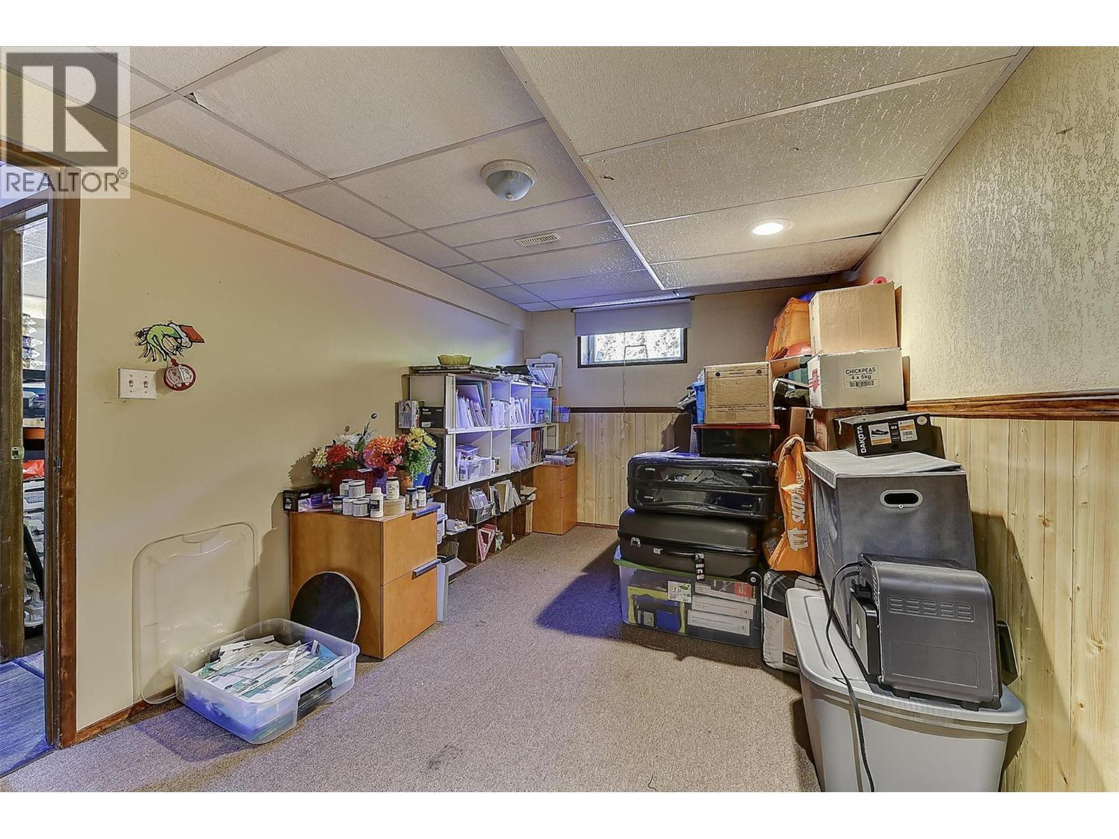 9810 Venables Drive, Coldstream, BC - Indoor